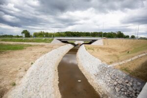 Canal Lining: Enhancing Water Management with Ocean Non Wovens Geotextile 